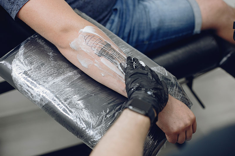 Duración y tiempo eliminar tatuaje